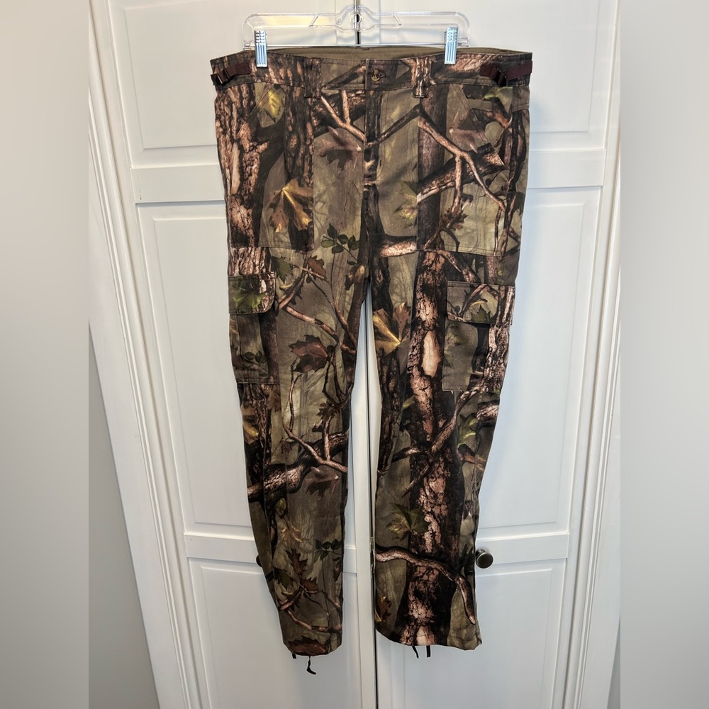 Master Sportswoman Camo Pants Size 2XL Color Green And Brown. Ran small